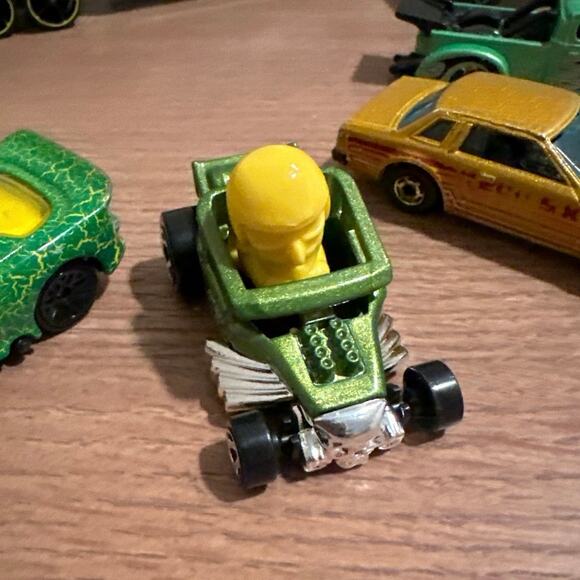 9 piece Hot Wheels Lot Variety of years and styles - Picture 4 of 7